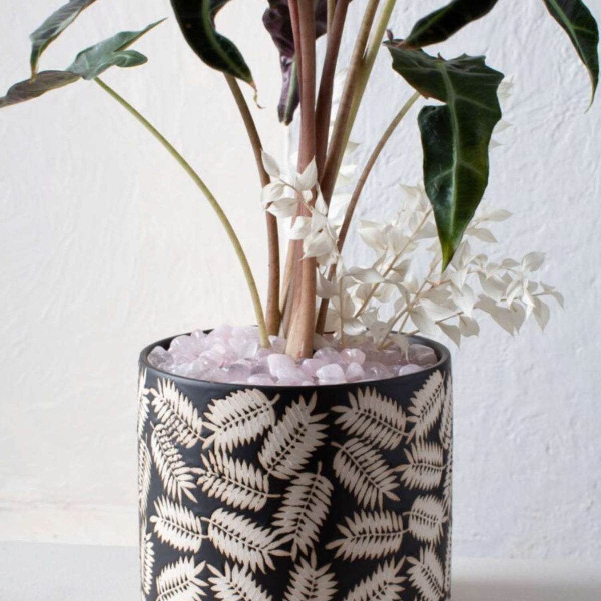 Plant decor quartz in plant pot