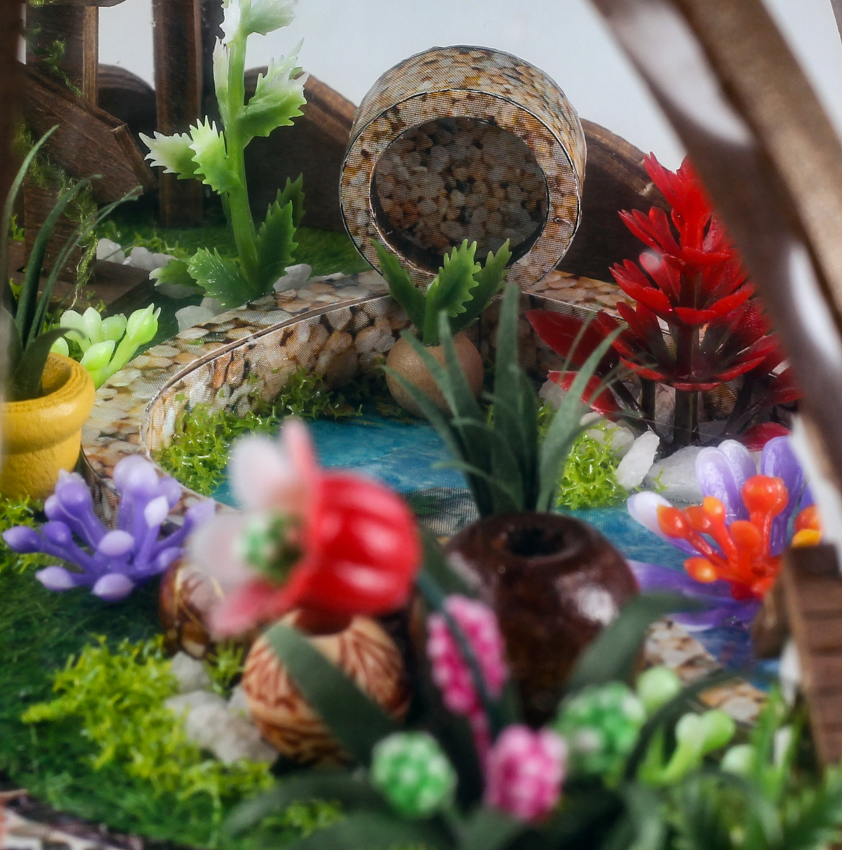 Greenhouse Oasis (DIY Mini House)