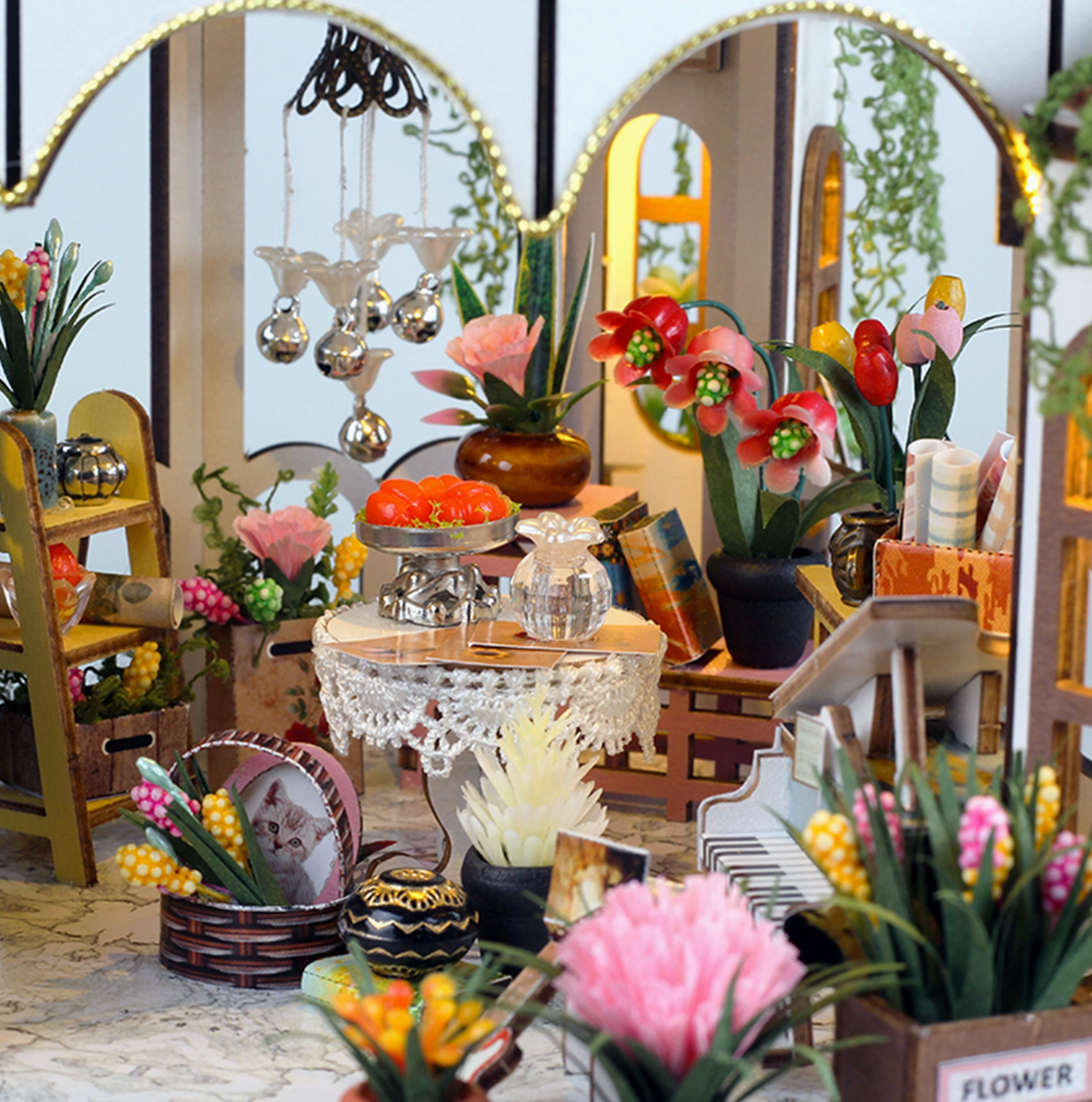 Greenhouse Oasis (DIY Mini House)